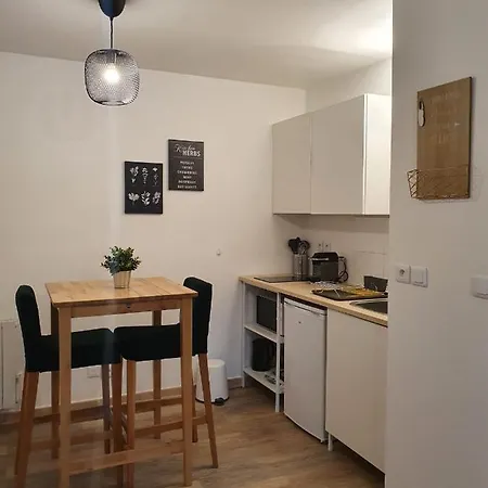 Fonctionnel Au Calme Avec Garage Individuel Et Balcon Apartmán *