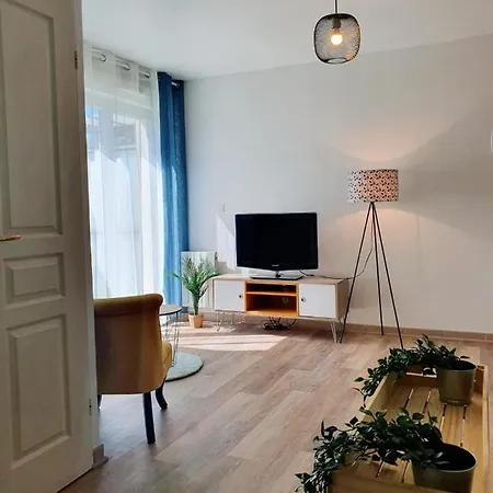 Fonctionnel Au Calme Avec Garage Individuel Et Balcon Apartmán *