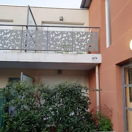 Fonctionnel Au Calme Avec Garage Individuel Et Balcon Lyon